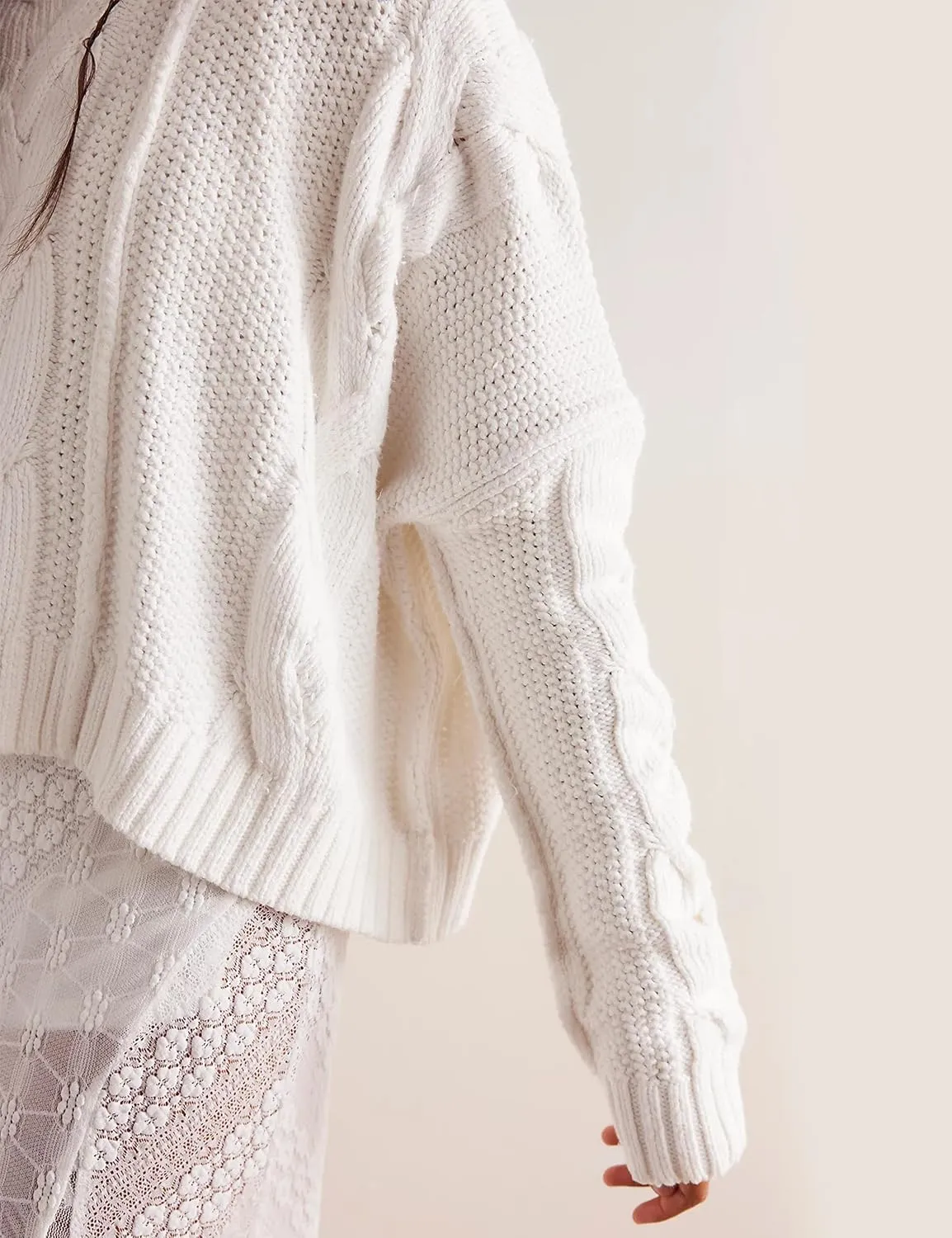 Cable Knit Cropped Sweater for Women Crew Neck Long Sleeve Chunky Pullover Loose Fall Winter Outfit