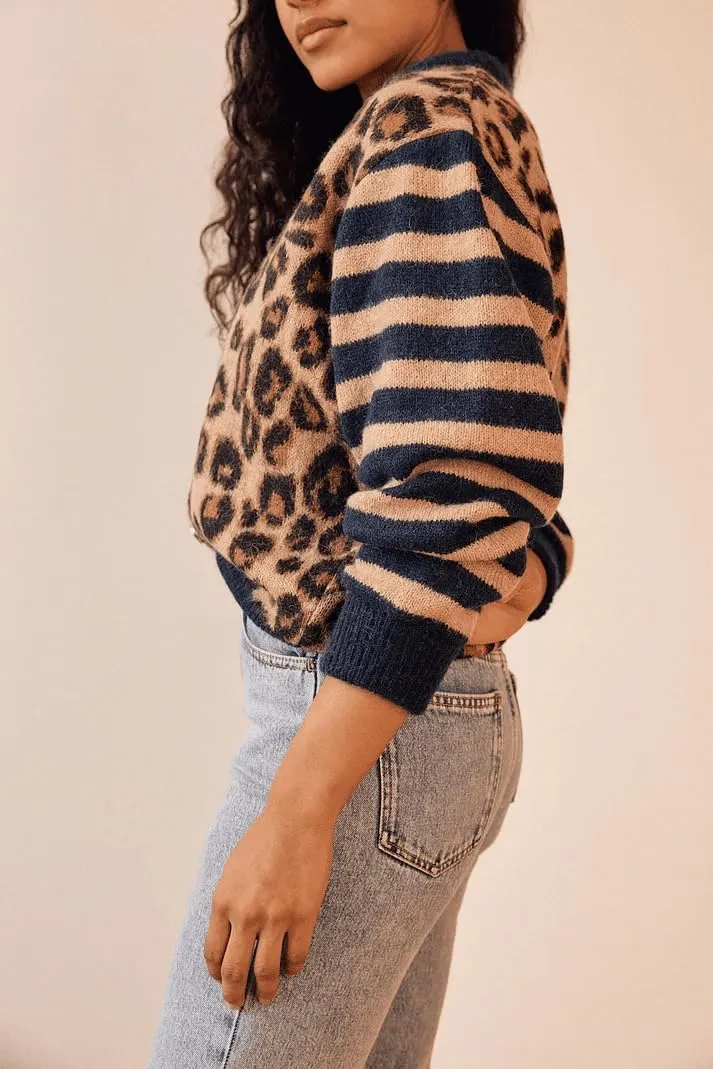 Leopard Print Cardigan Sweaters for Women Cheetah Long Sleeve Crew Neck Knit Top Open Front Button Up Cropped Jacket