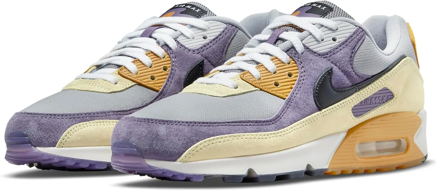 NIKE Women's Sneaker