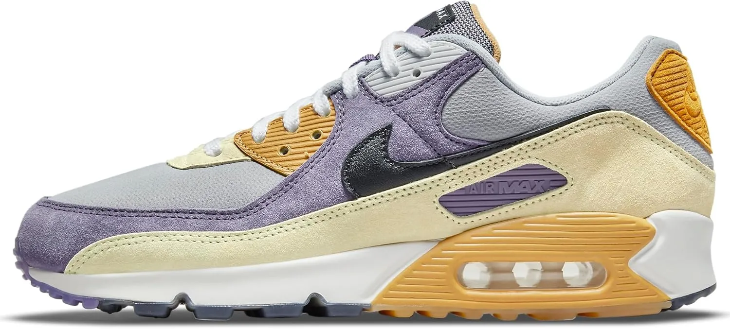 NIKE Women's Sneaker