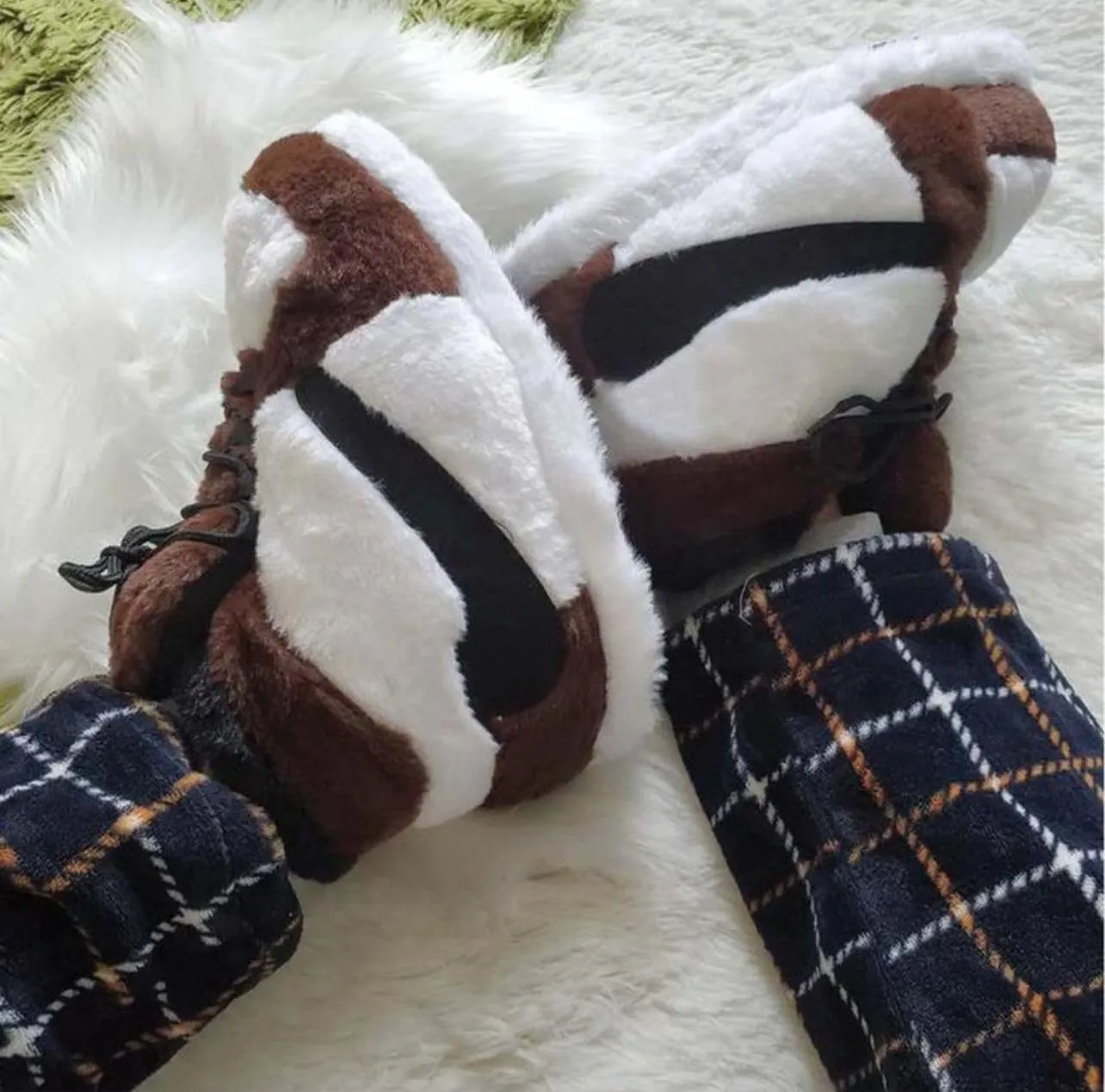 Warm Furry Sneakers Slipper Comfy House Shoes Winter Plush Fuzzy Slipper Shoes For Women Men One Size Fits Most Fluffy Slides For Indoor Outdoor Bigfoot Gifts Houseshoes